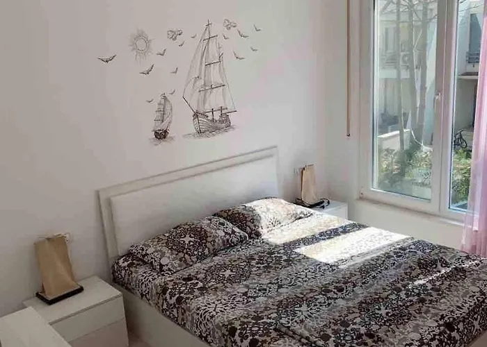 Апартаменты Sea & Pines Apartment- Lalez Bay