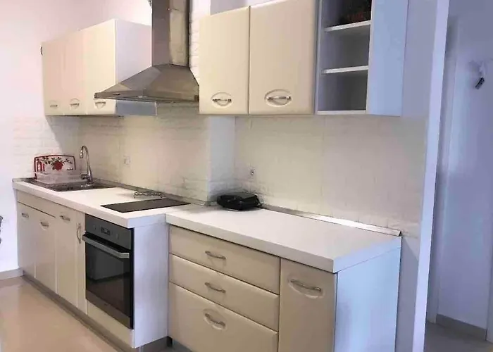 Sea & Pines Apartment- Lalez Bay